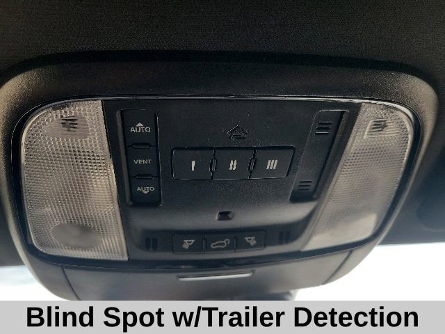 Used 2024 Dodge Durango GT RWD image 12