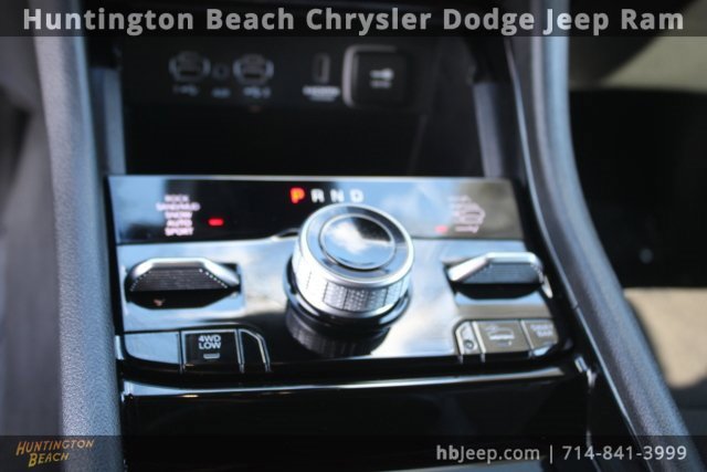 Used 2023 Jeep Grand Cherokee Trailhawk image 18