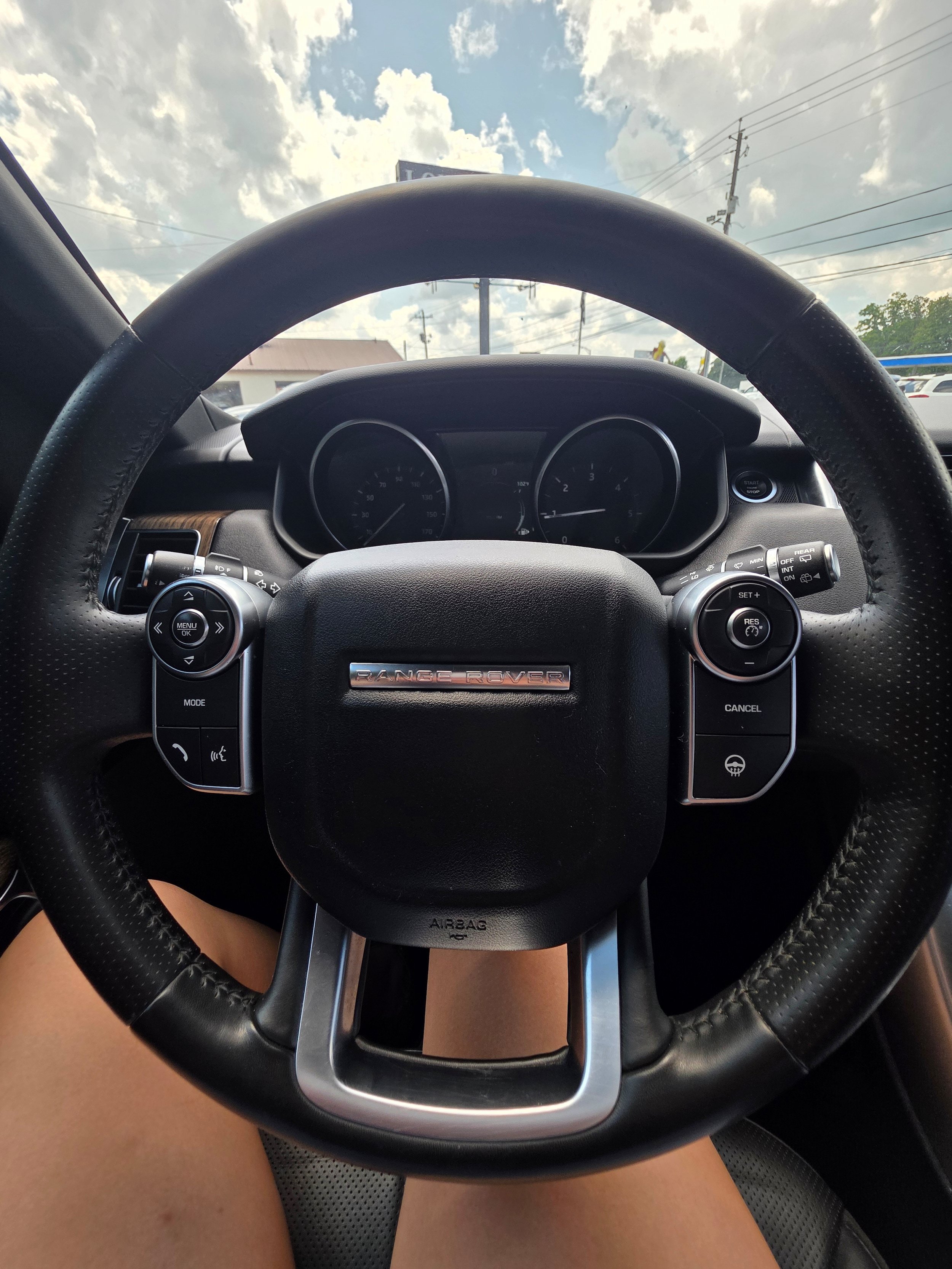 Used 2017 Land Rover Range Rover Sport HSE AWD/4WD image 9