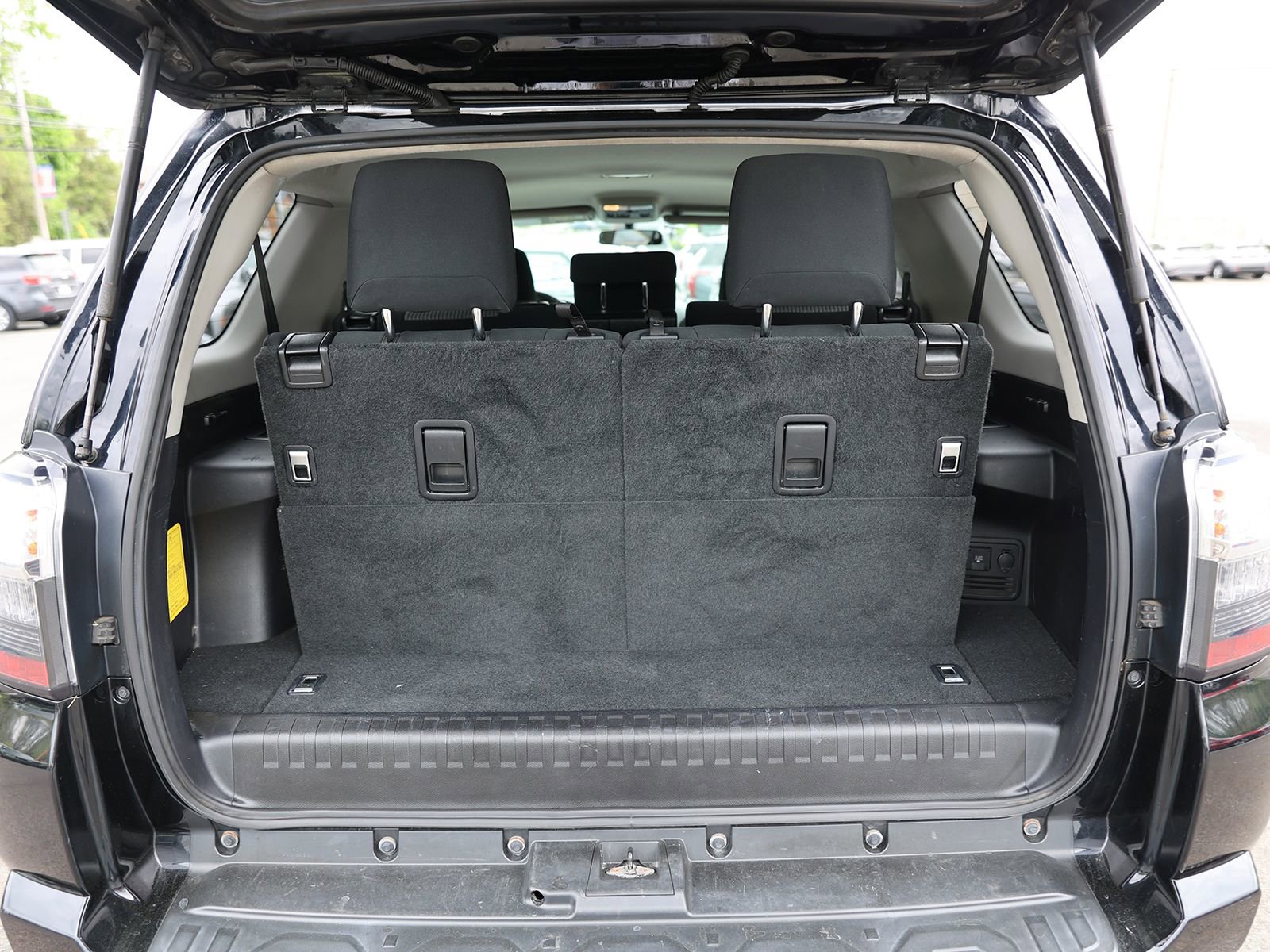 Used 2016 Toyota 4Runner SR5 AWD/4WD image 13