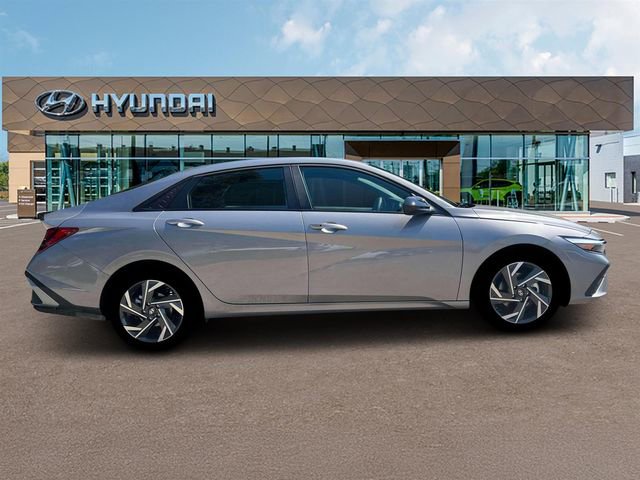 New 2025 Hyundai Elantra Sport image 9