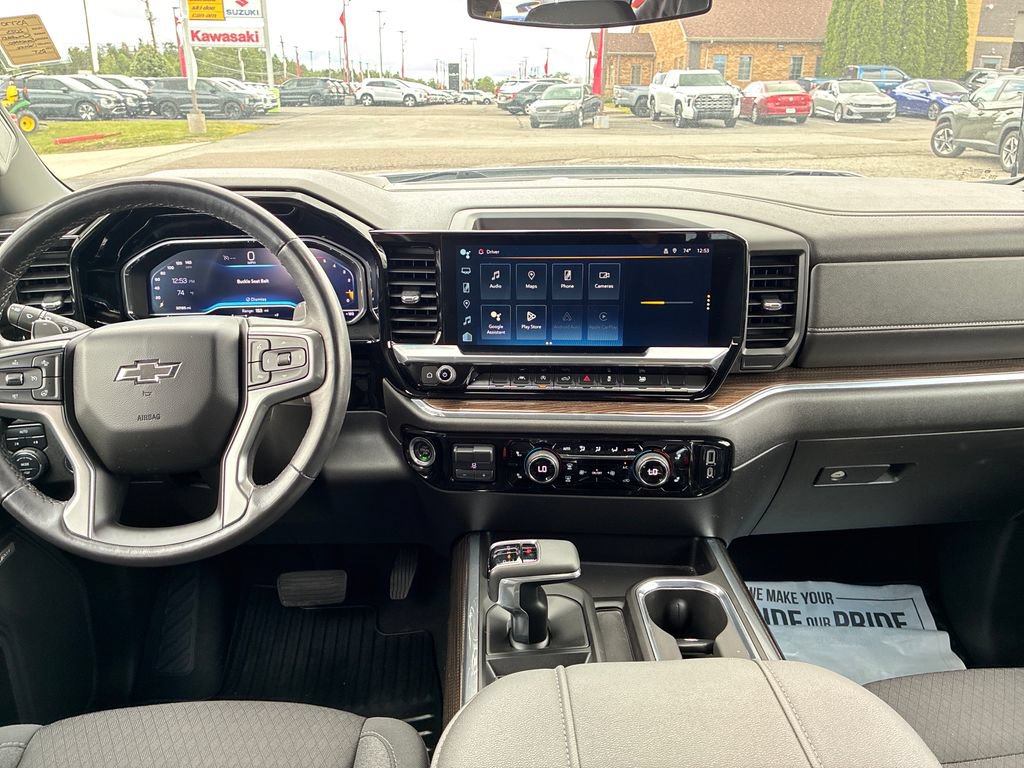 Used 2023 Chevrolet Silverado 1500 RST AWD/4WD image 19