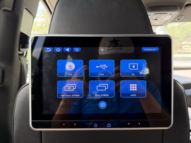 Used 2022 Chevrolet Suburban Z71 w/ Luxury Package AWD/4WD image 17