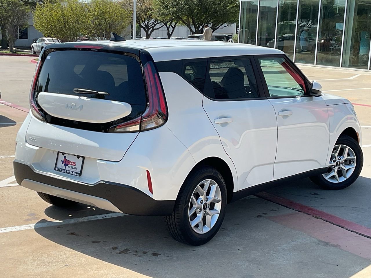 Used 2025 Kia Soul LX w/ LX Technology Package image 5