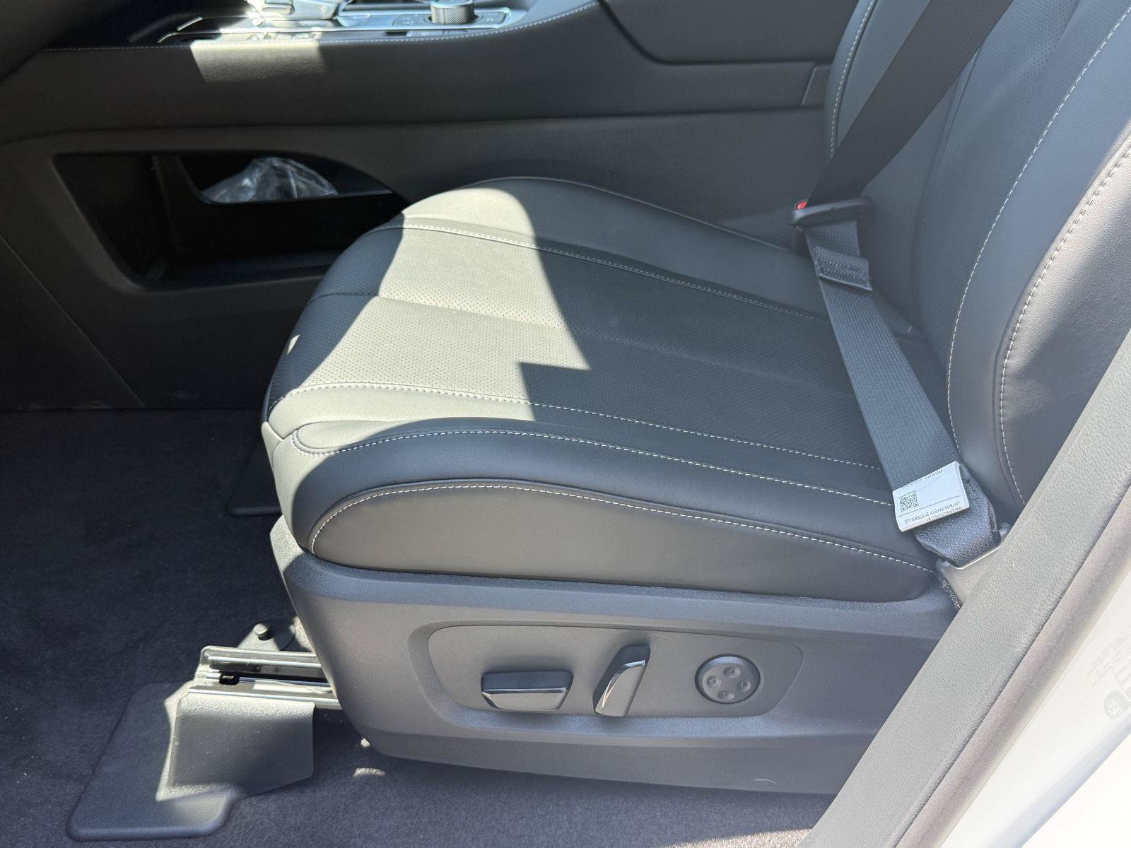 New 2027 INFINITI QX60 Sport w/ Dark Cargo Package AWD/4WD image 18