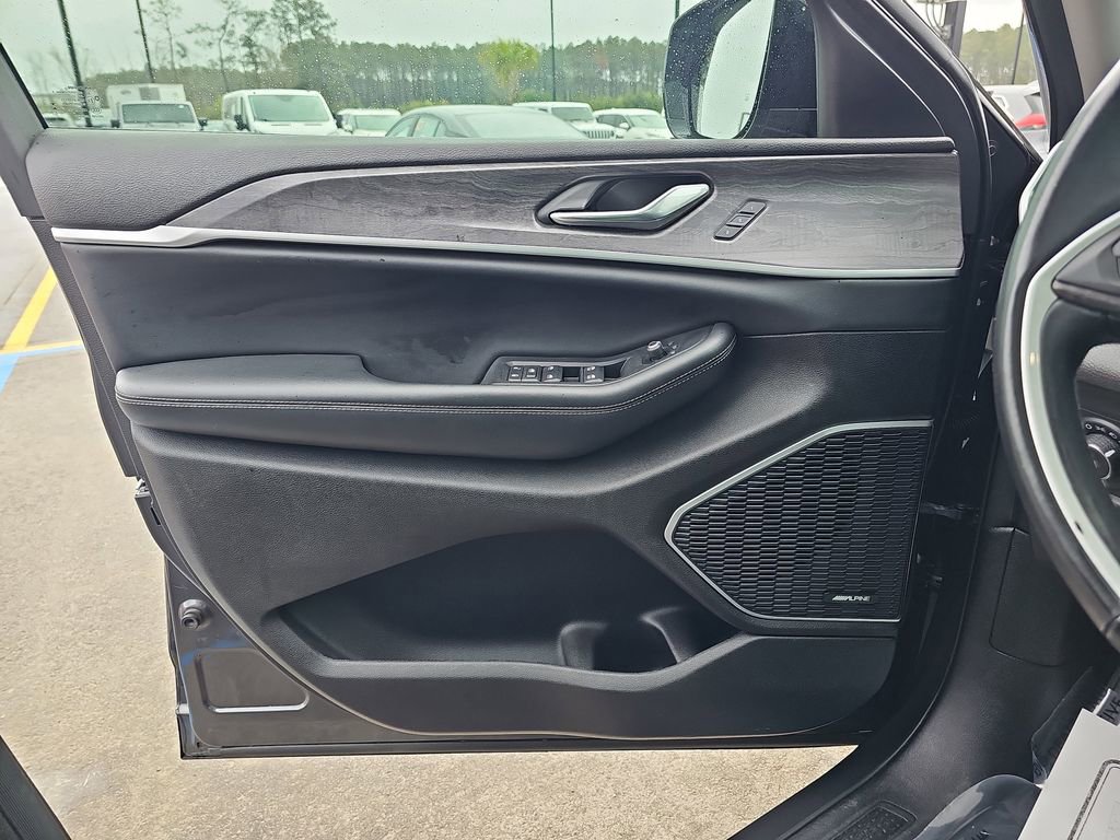 Used 2022 Jeep Grand Cherokee L Limited image 32