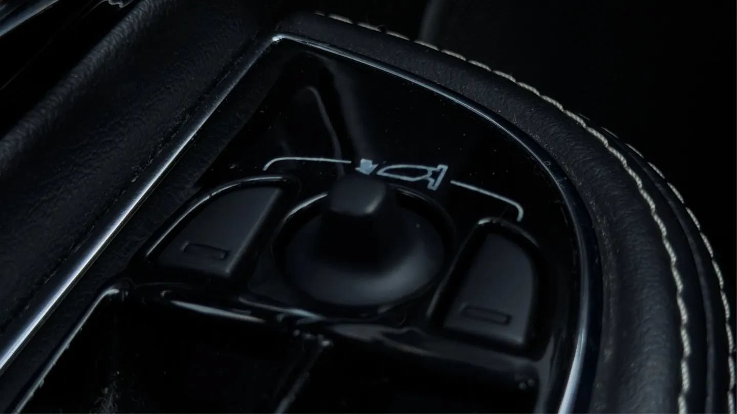 Used 2016 Jaguar XJ L Portfolio RWD image 41