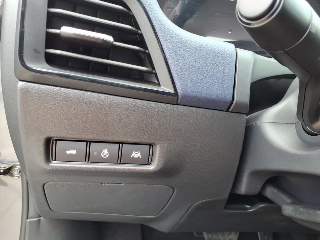 New 2026 Nissan Sentra SL w/ Floor Mat Package FWD image 15