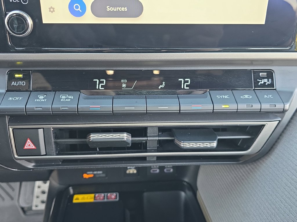 Certified 2025 Toyota Camry SE AWD/4WD image 24