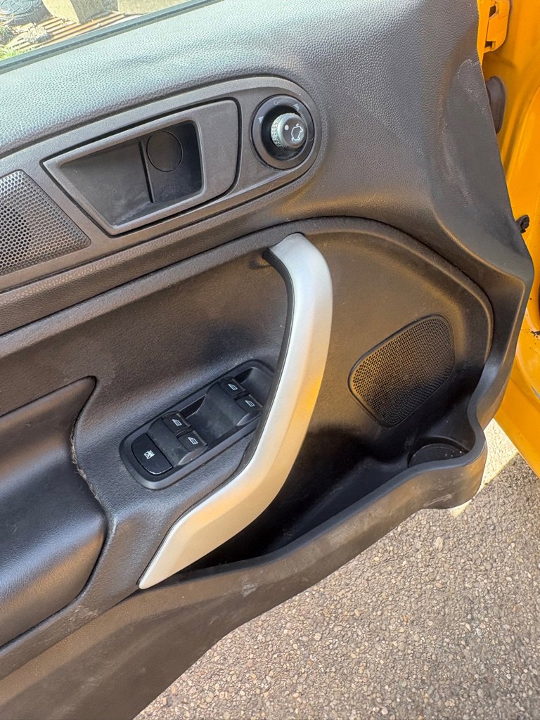 Used 2011 Ford Fiesta SES w/ 301A Rapid Spec Order Code image 6