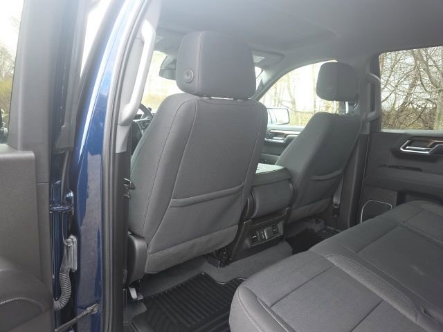 Used 2023 Chevrolet Silverado 1500 LT AWD/4WD image 17