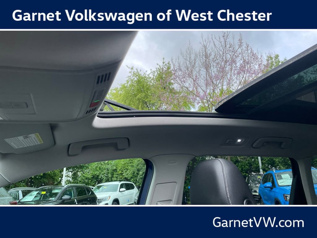 Used 2023 Volkswagen Taos SE w/ Panoramic Sunroof Package AWD/4WD image 25