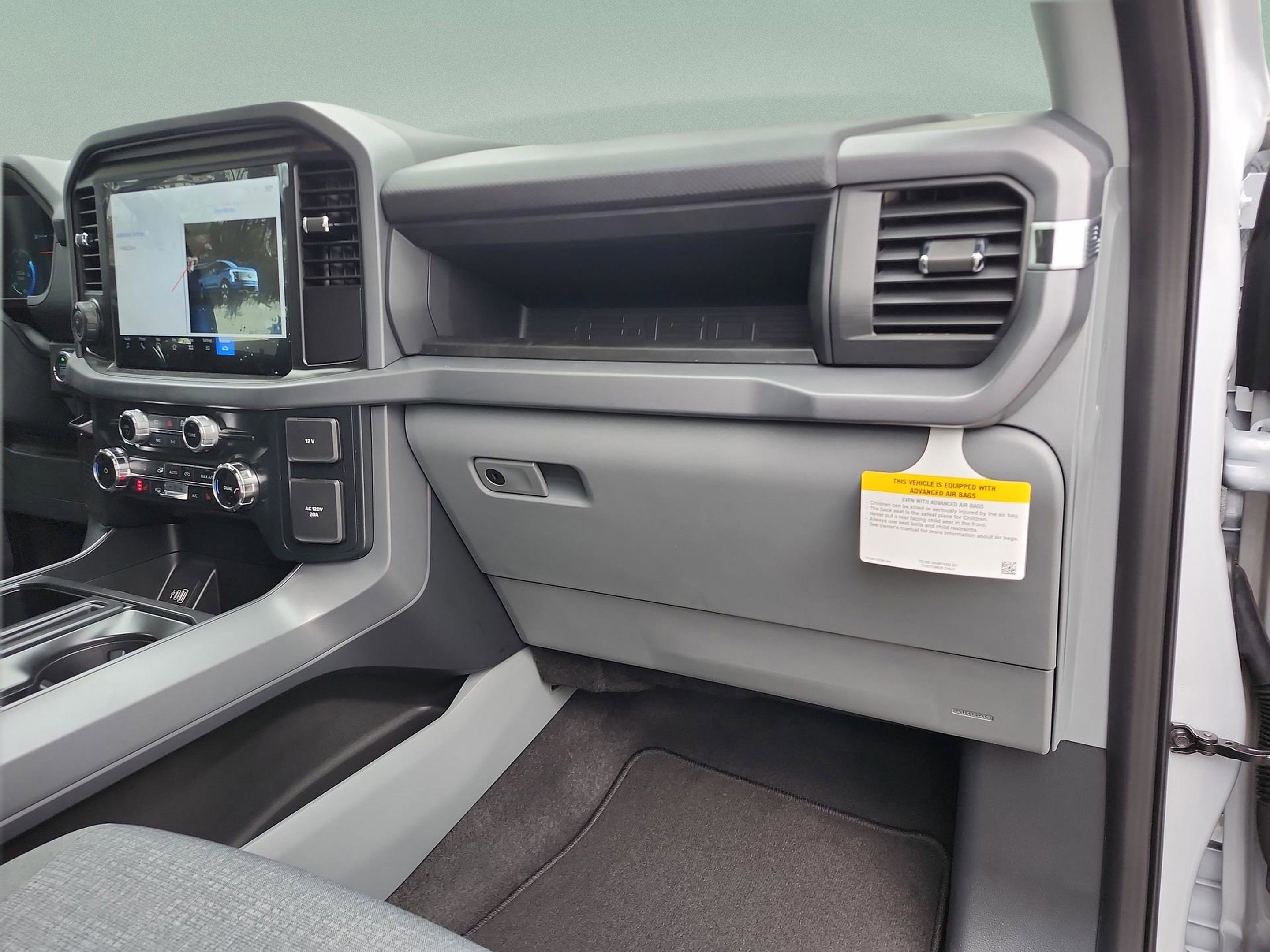 New 2025 Ford F150 Lightning XLT image 9