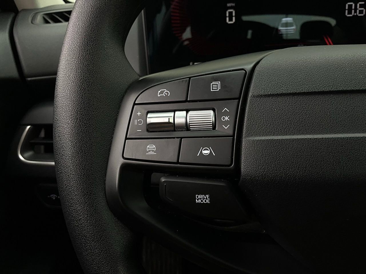 Used 2025 Kia K4 LXS image 33