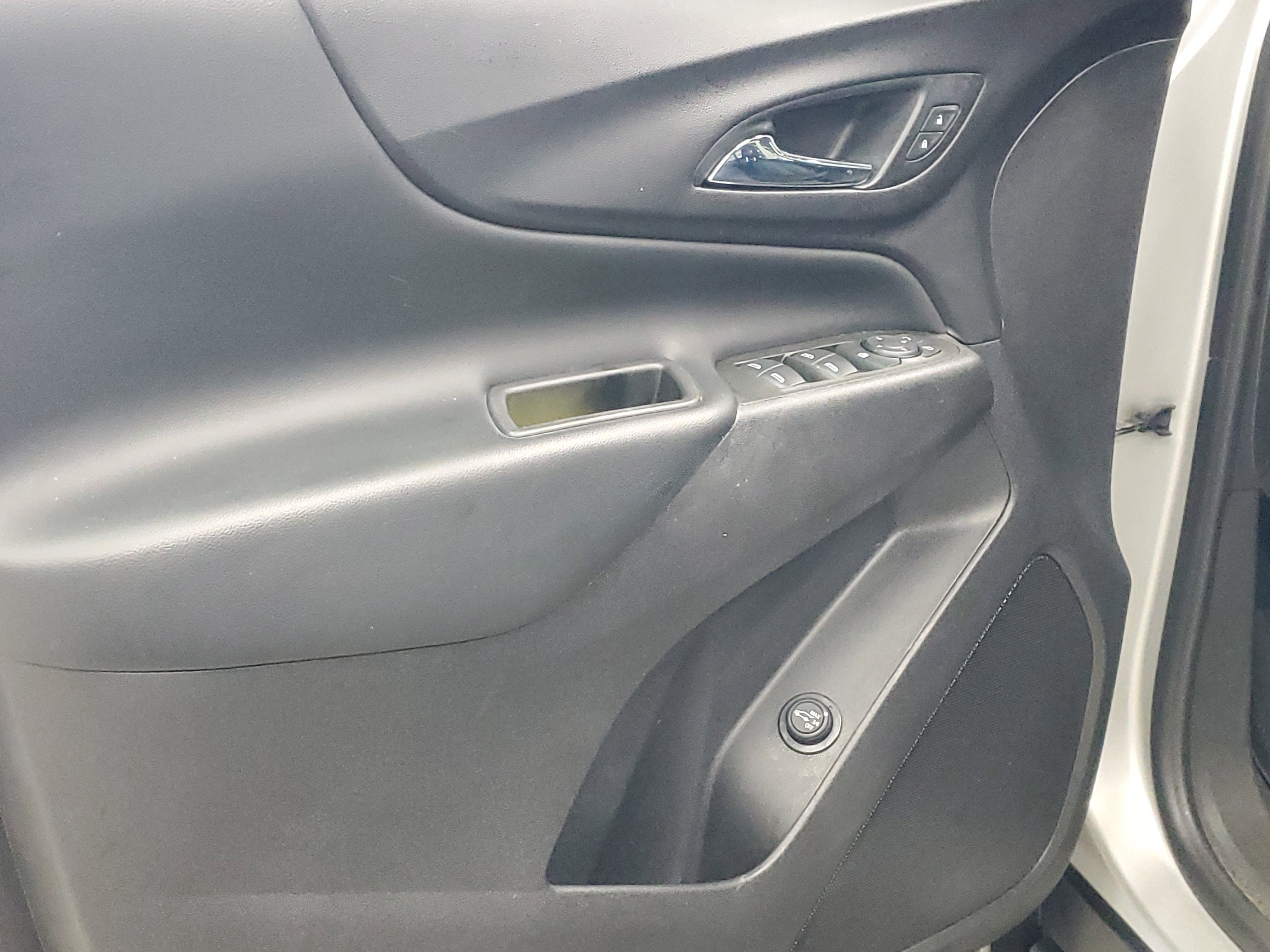 Used 2021 Chevrolet Equinox LT FWD image 21