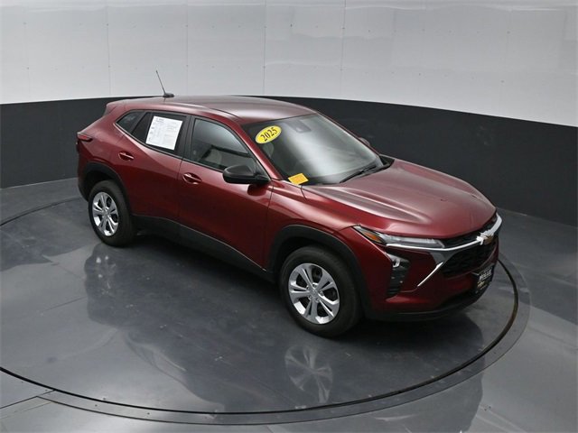 Used 2025 Chevrolet Trax LS
