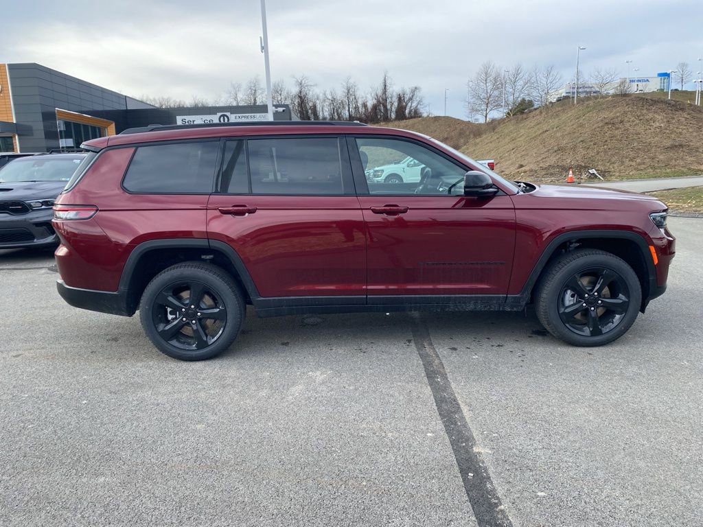 New 2025 Jeep Grand Cherokee L Limited w/ Black Appearance Package AWD/4WD image 2