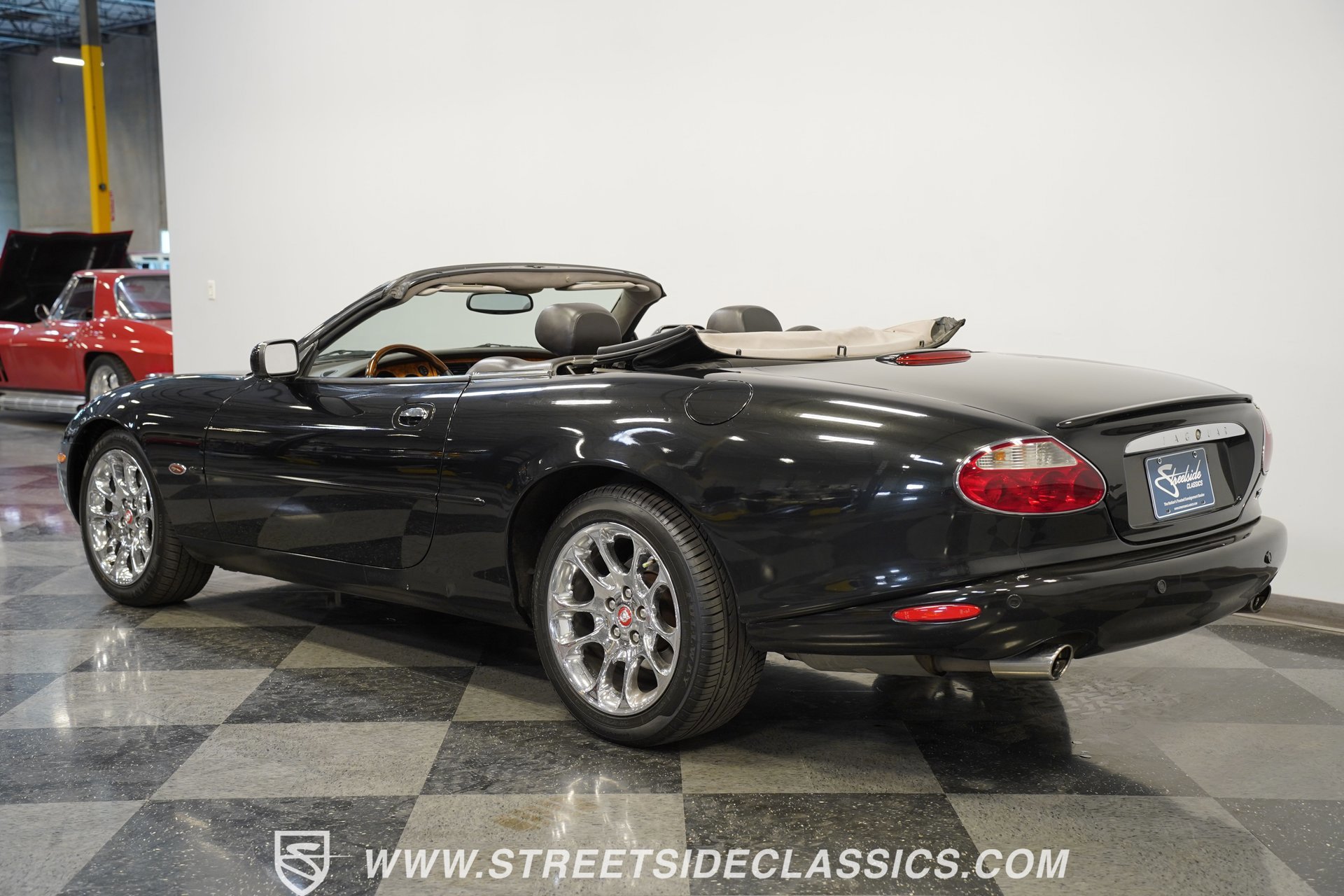 Used 2002 Jaguar XK8 Convertible image 7