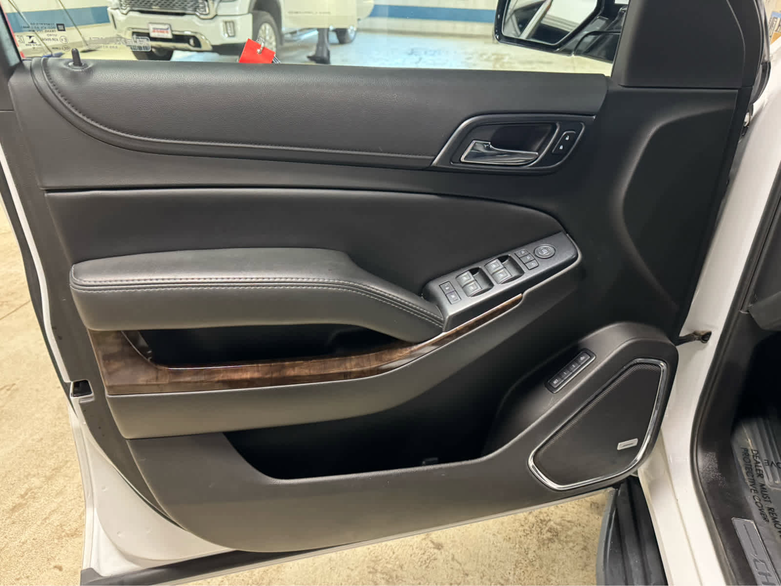 Used 2018 Chevrolet Tahoe LT image 17