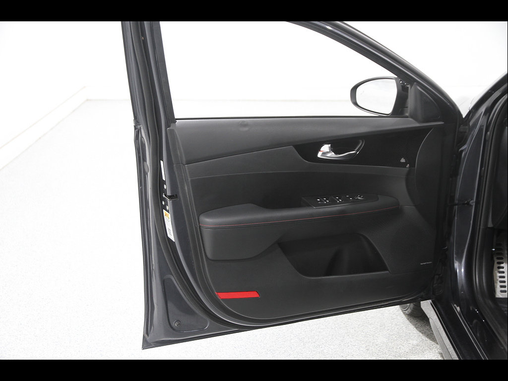 Used 2022 Kia Forte GT w/ GT2 Package FWD image 4
