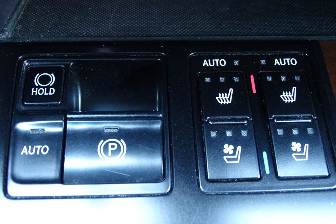 Used 2019 Lexus RX 450h AWD w/ Navigation Package image 14