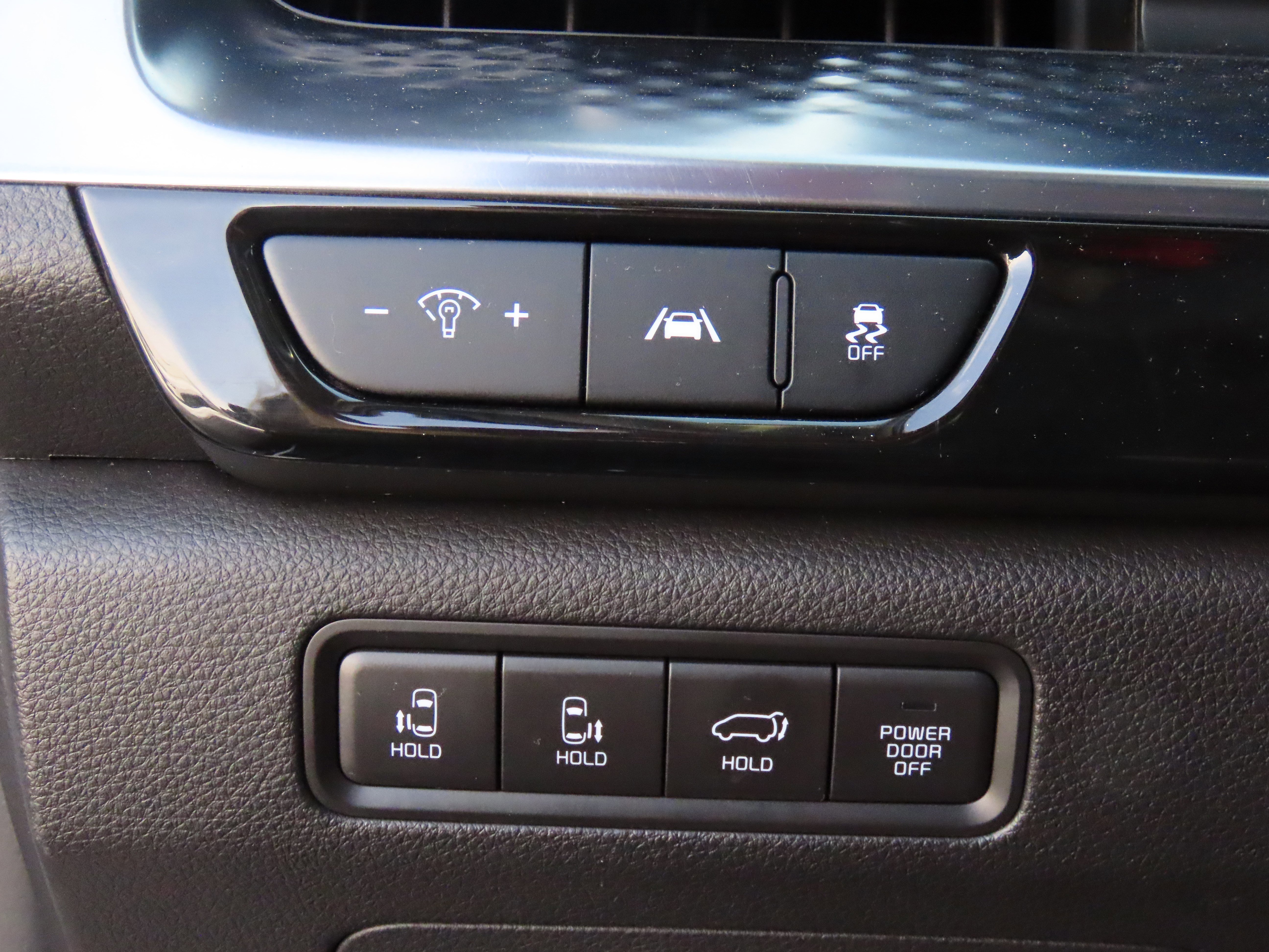 Used 2024 Kia Carnival SX Prestige image 34