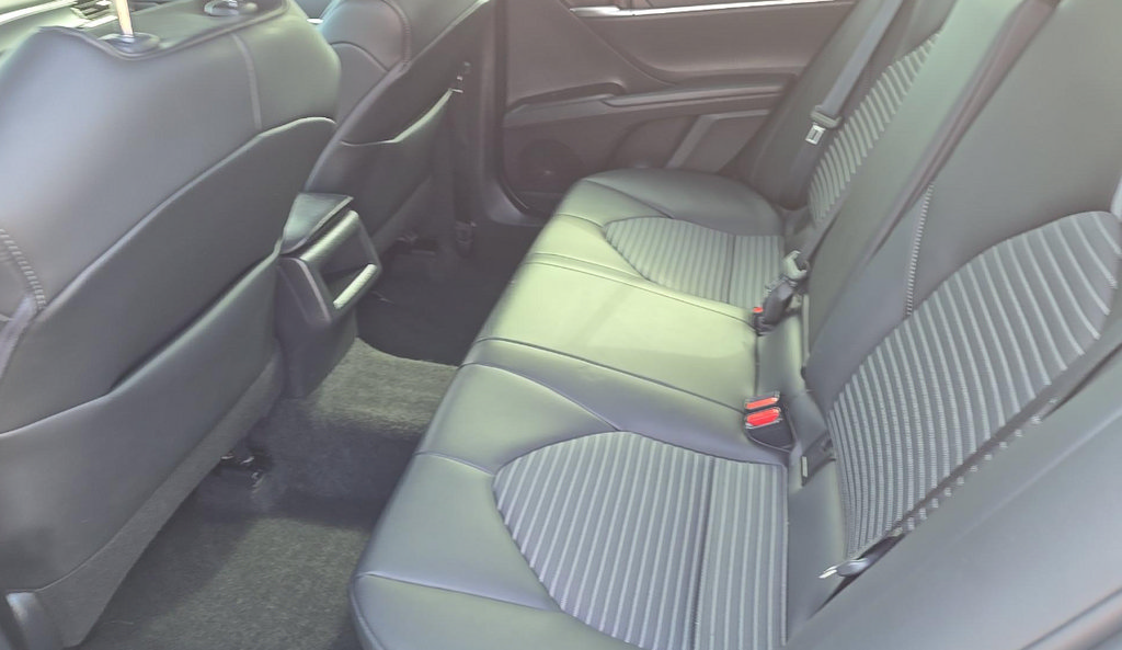 Used 2021 Toyota Camry SE FWD image 10