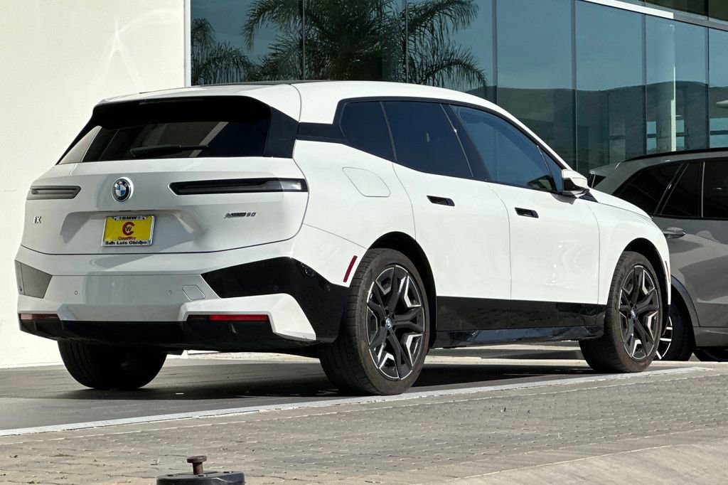 Used 2024 BMW iX xDrive50 w/ Premium Package image 3