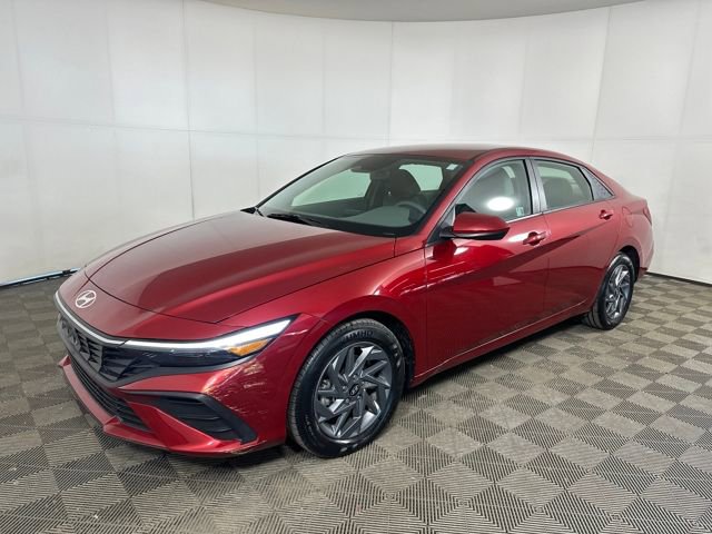 Certified 2024 Hyundai Elantra SEL image 7