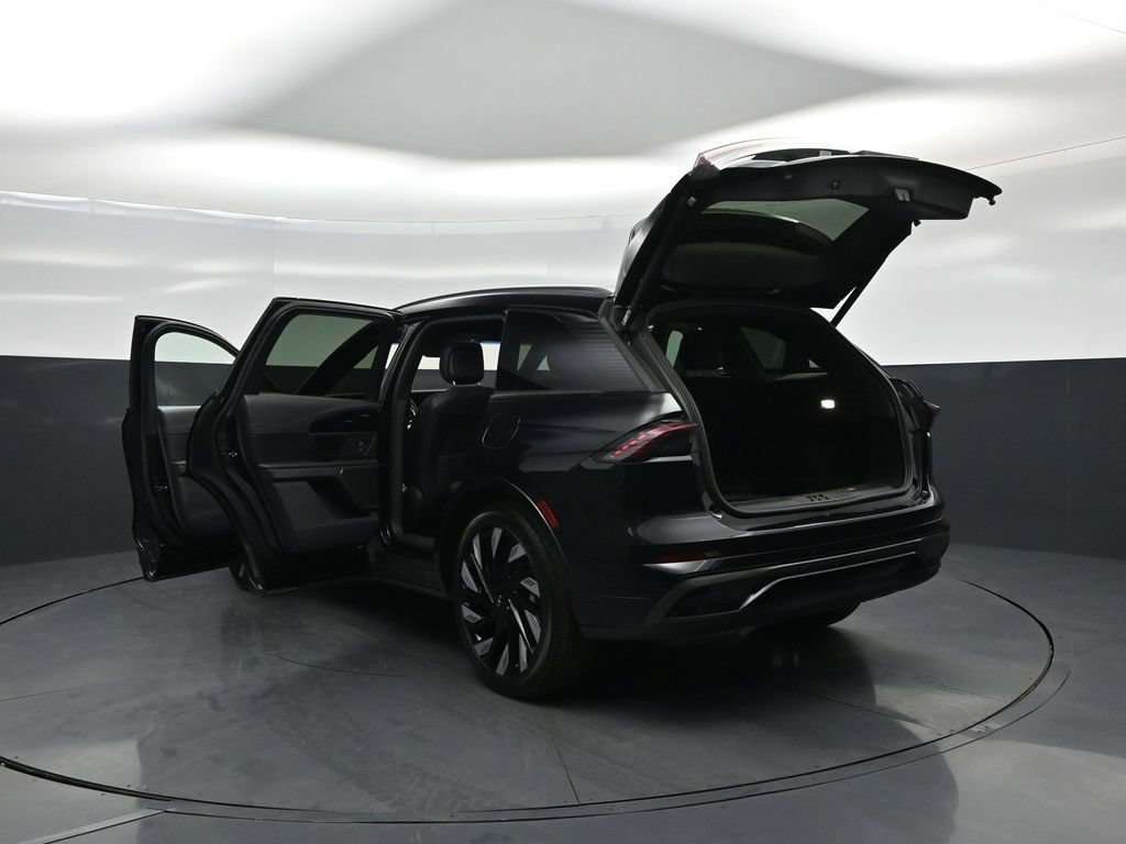 Used 2024 Lincoln Nautilus Reserve w/ Equipment Group 202A AWD/4WD image 30