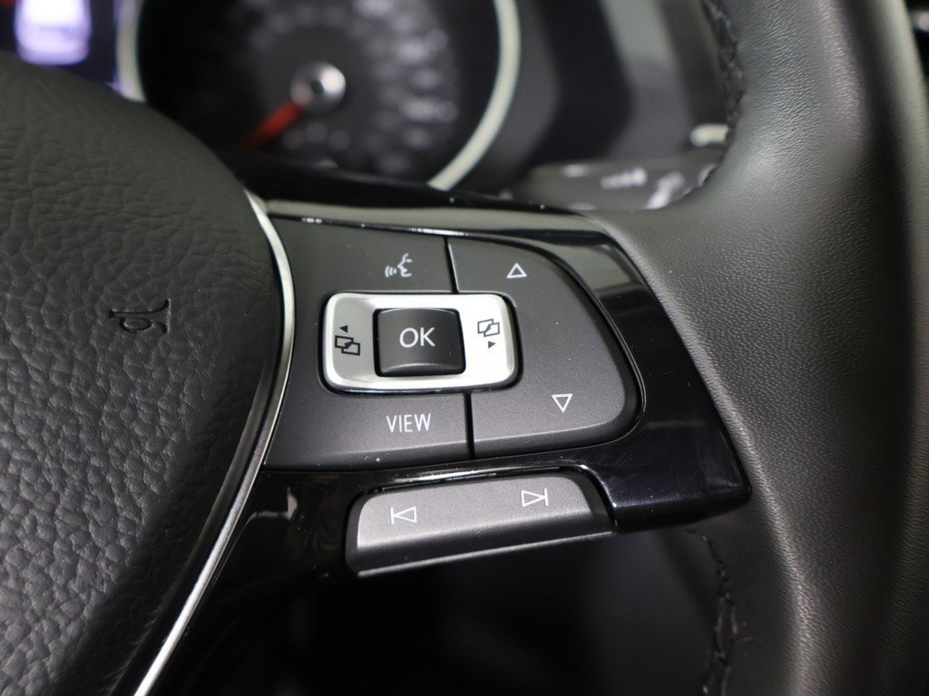 Used 2020 Volkswagen Tiguan SE image 41