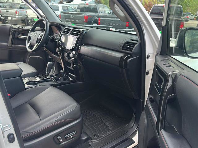 Certified 2020 Toyota 4Runner Venture w/ Moonroof Package AWD/4WD image 23