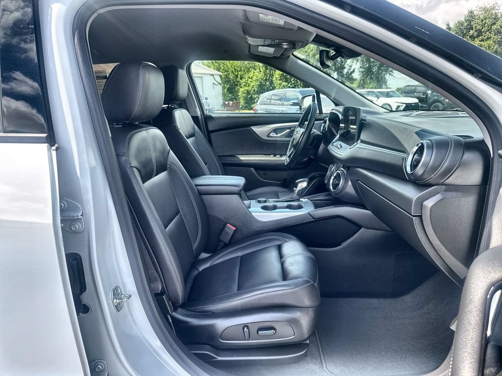 Used 2024 Chevrolet Blazer LT FWD image 23