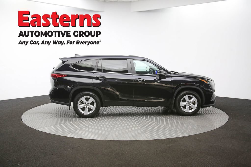 Used 2023 Toyota Highlander L image 44