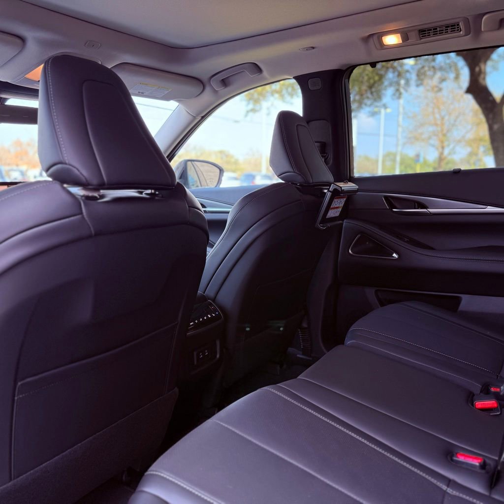Certified 2026 INFINITI QX60 Luxe w/ Family Package image 28