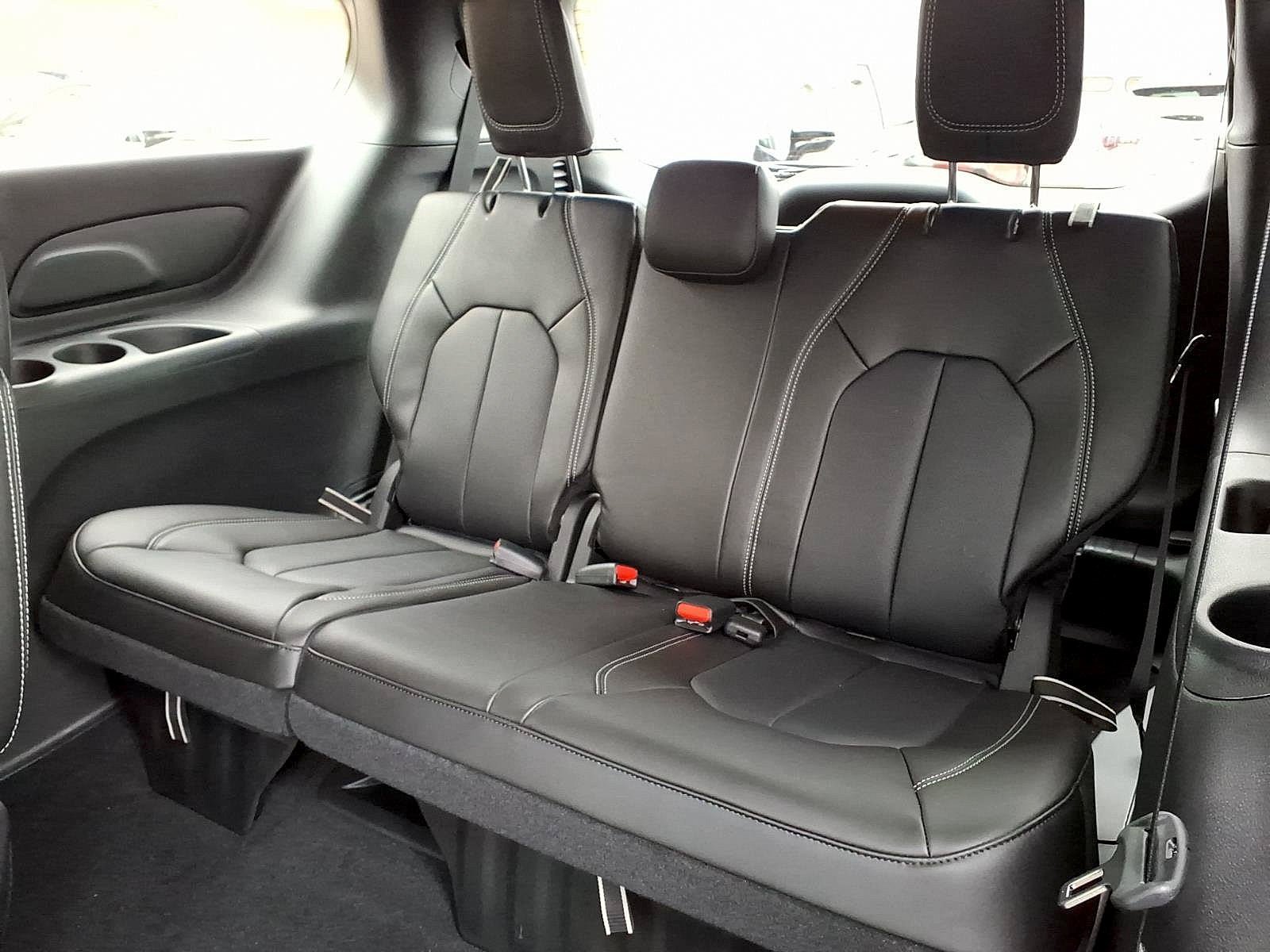 New 2026 Chrysler Voyager LX FWD image 9