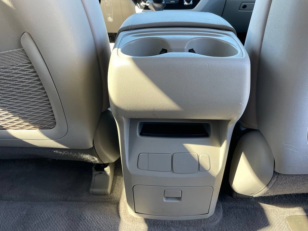 Used 2017 Kia Sedona LX FWD image 35