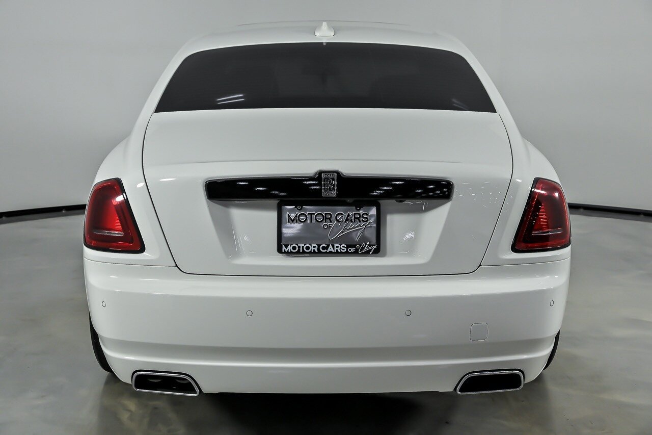 Used 2016 Rolls-Royce Ghost RWD image 11