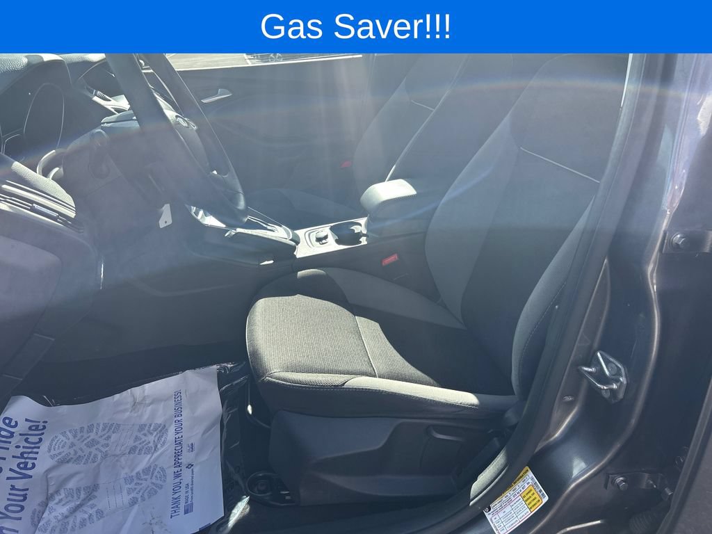 Used 2014 Ford Focus SE w/ SE Winter Package FWD image 16