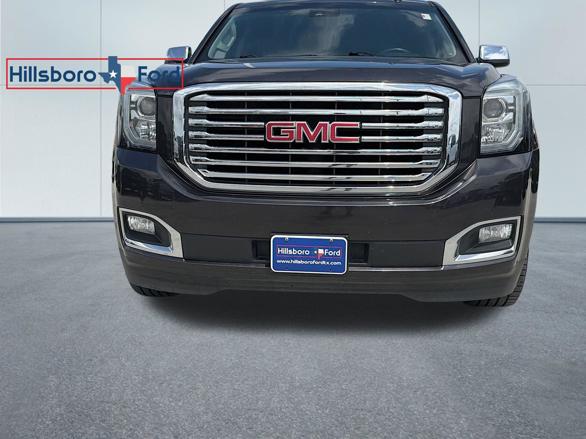 Used 2017 GMC Yukon SLT w/ Premium Edition image 2