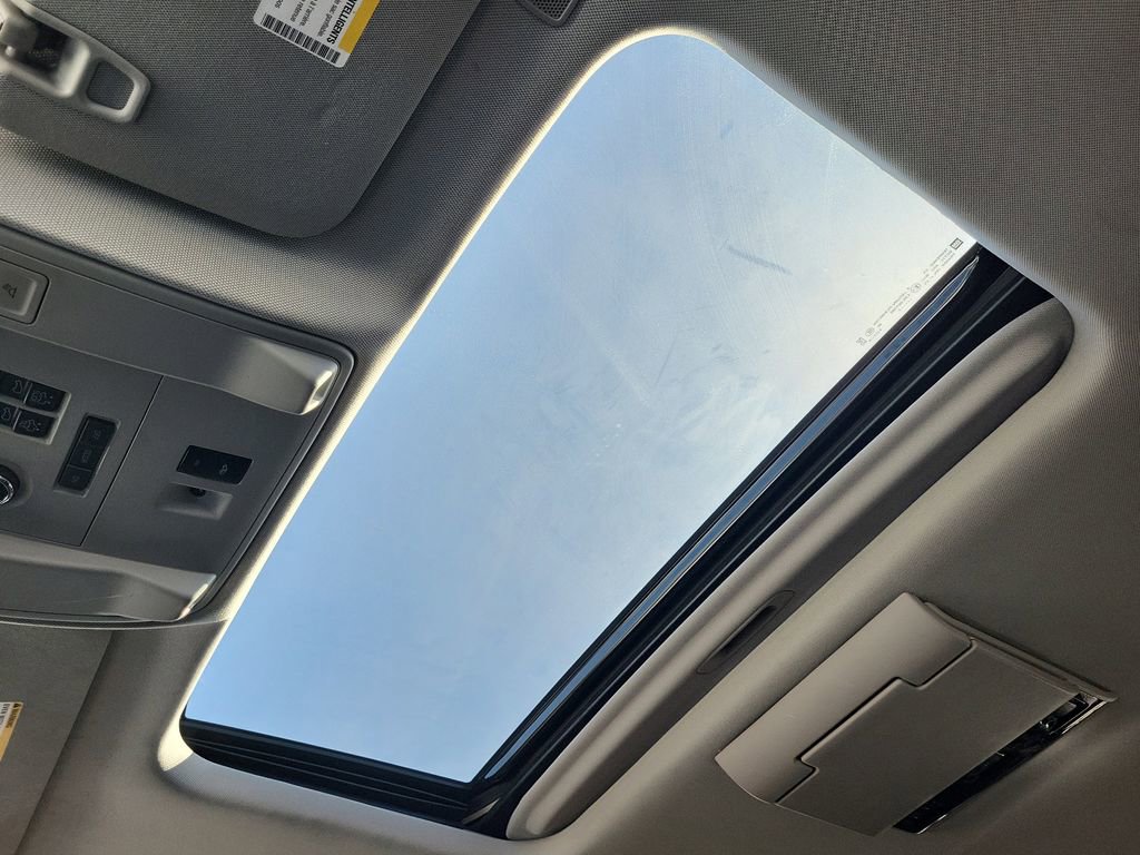 Used 2020 GMC Yukon Denali w/ Denali Premium Package image 21