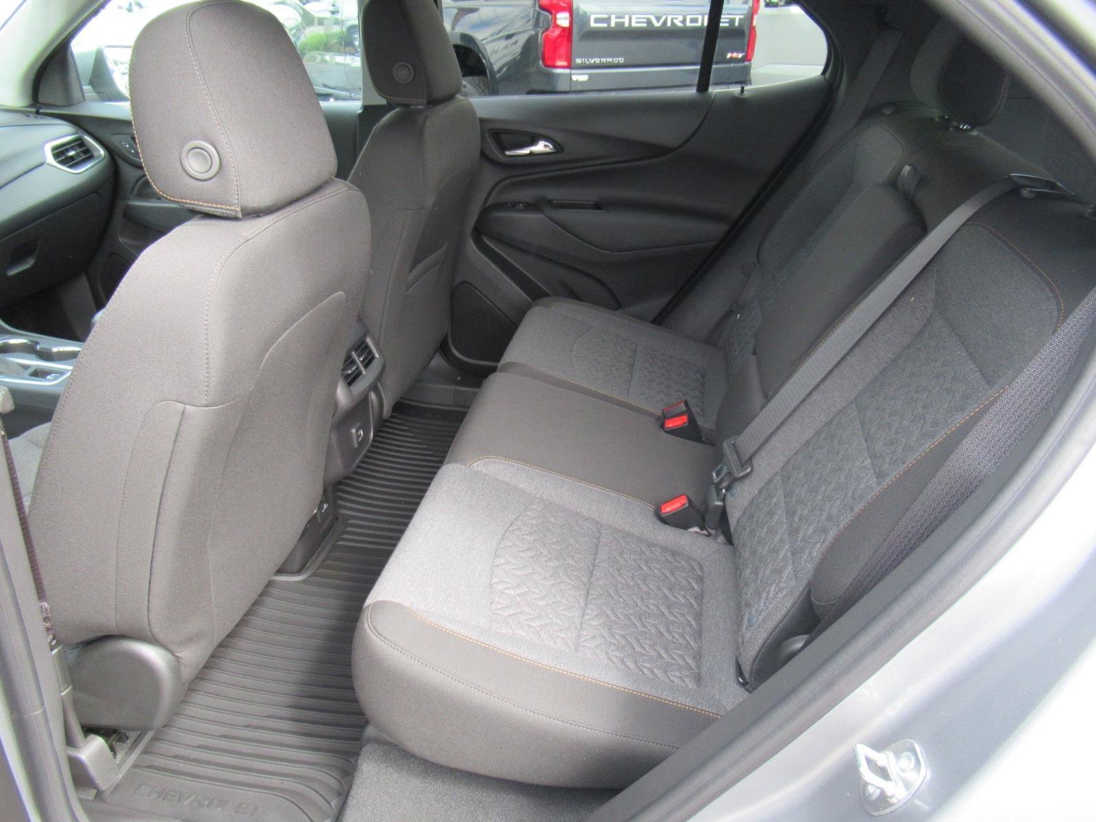 Used 2024 Chevrolet Equinox LT FWD image 32