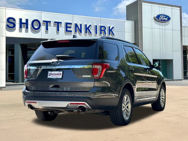 Used 2016 Ford Explorer XLT w/ Equipment Group 202A FWD image 8