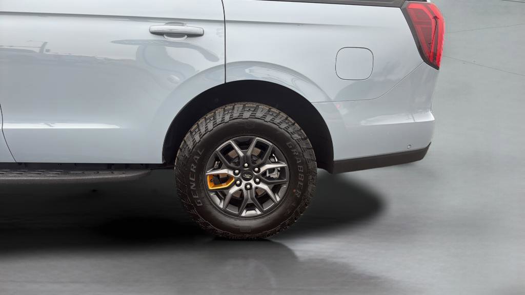 Certified 2025 Ford Expedition Tremor AWD/4WD image 35