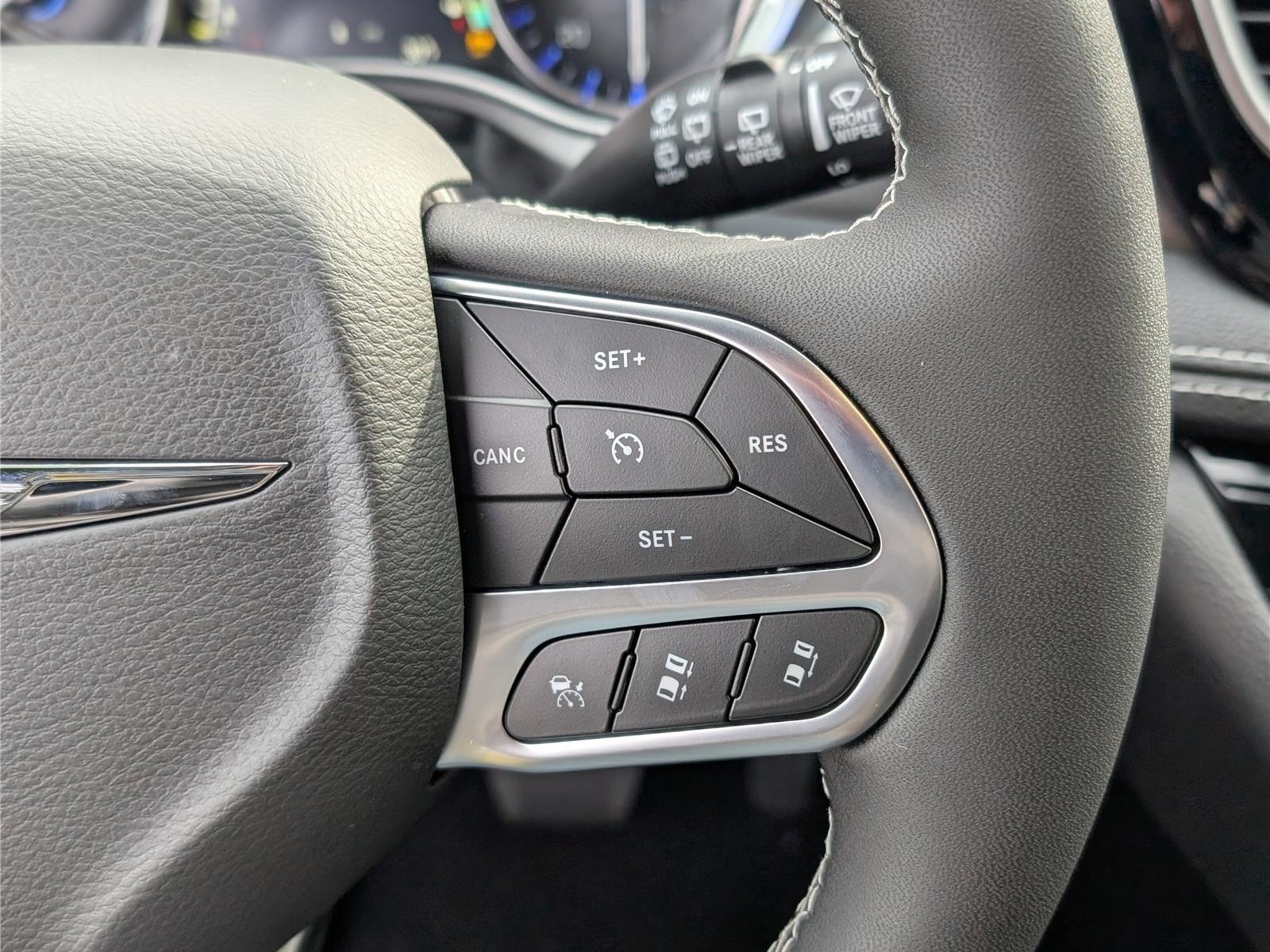 New 2026 Chrysler Pacifica Select FWD image 19