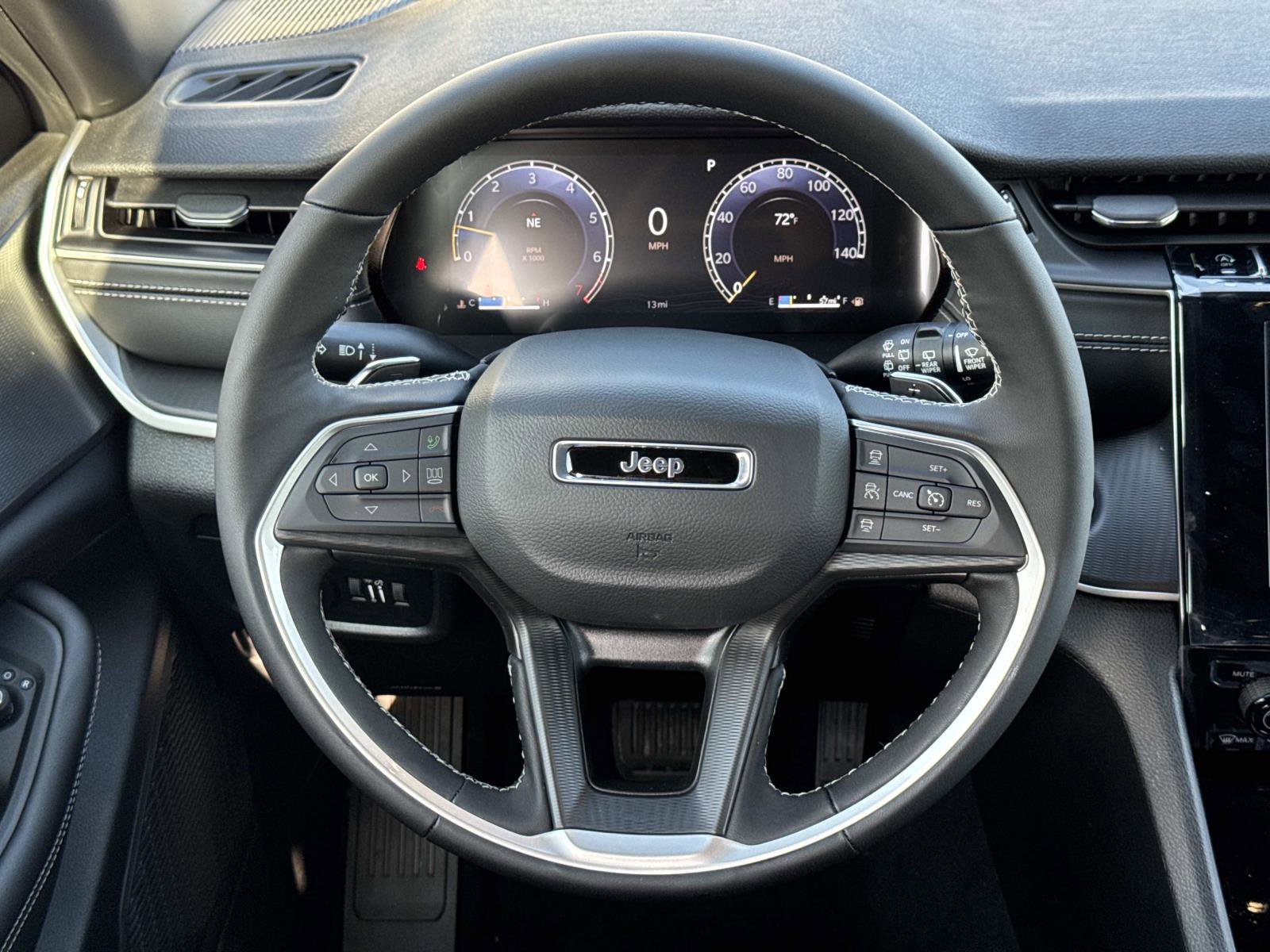 New 2026 Jeep Grand Cherokee L 2WD image 7