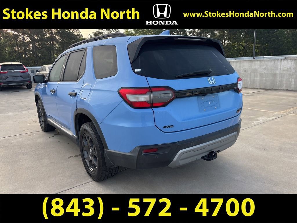 Certified 2024 Honda Pilot TrailSport image 3