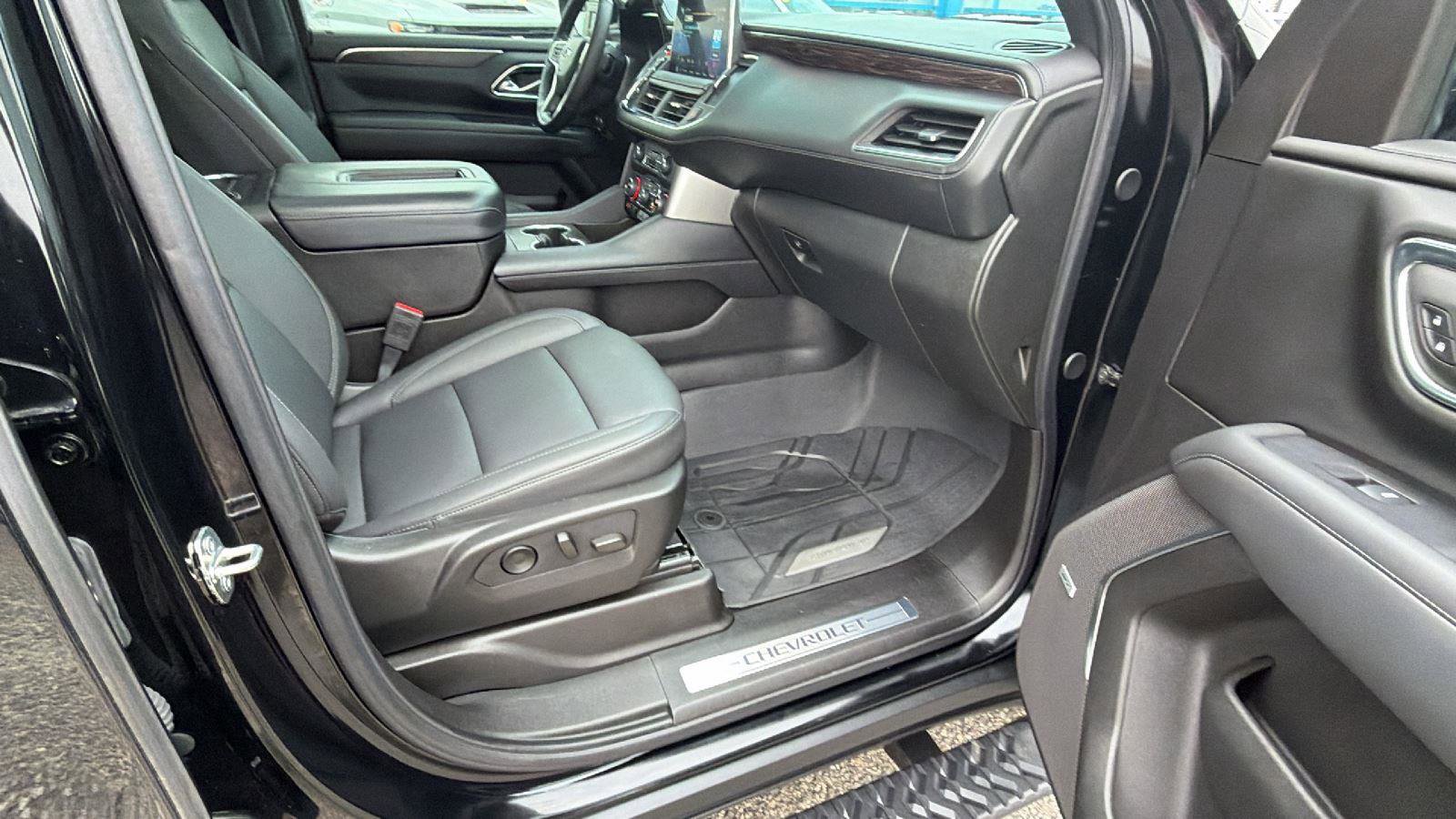 Certified 2024 Chevrolet Suburban Z71 w/ Luxury Package AWD/4WD image 17