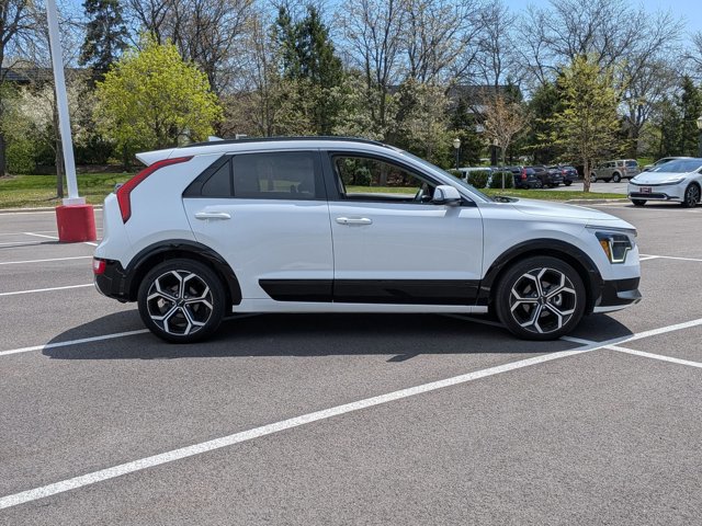 Used 2024 Kia Niro EX Touring image 4