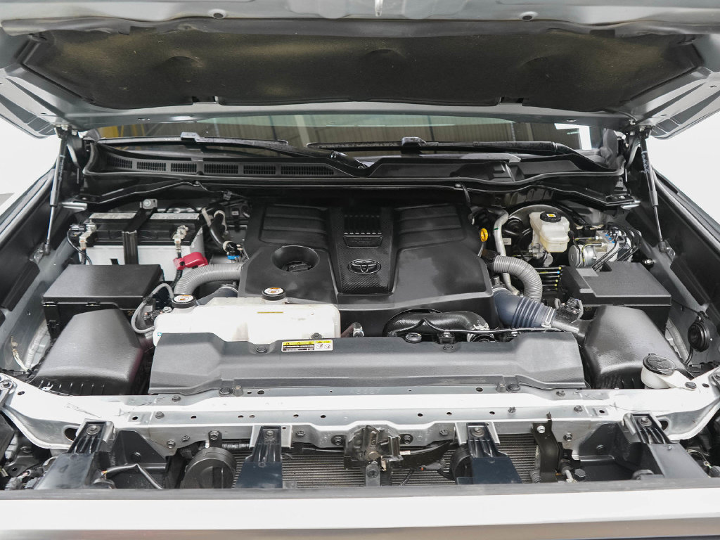 Used 2024 Toyota Tundra Limited AWD/4WD image 31